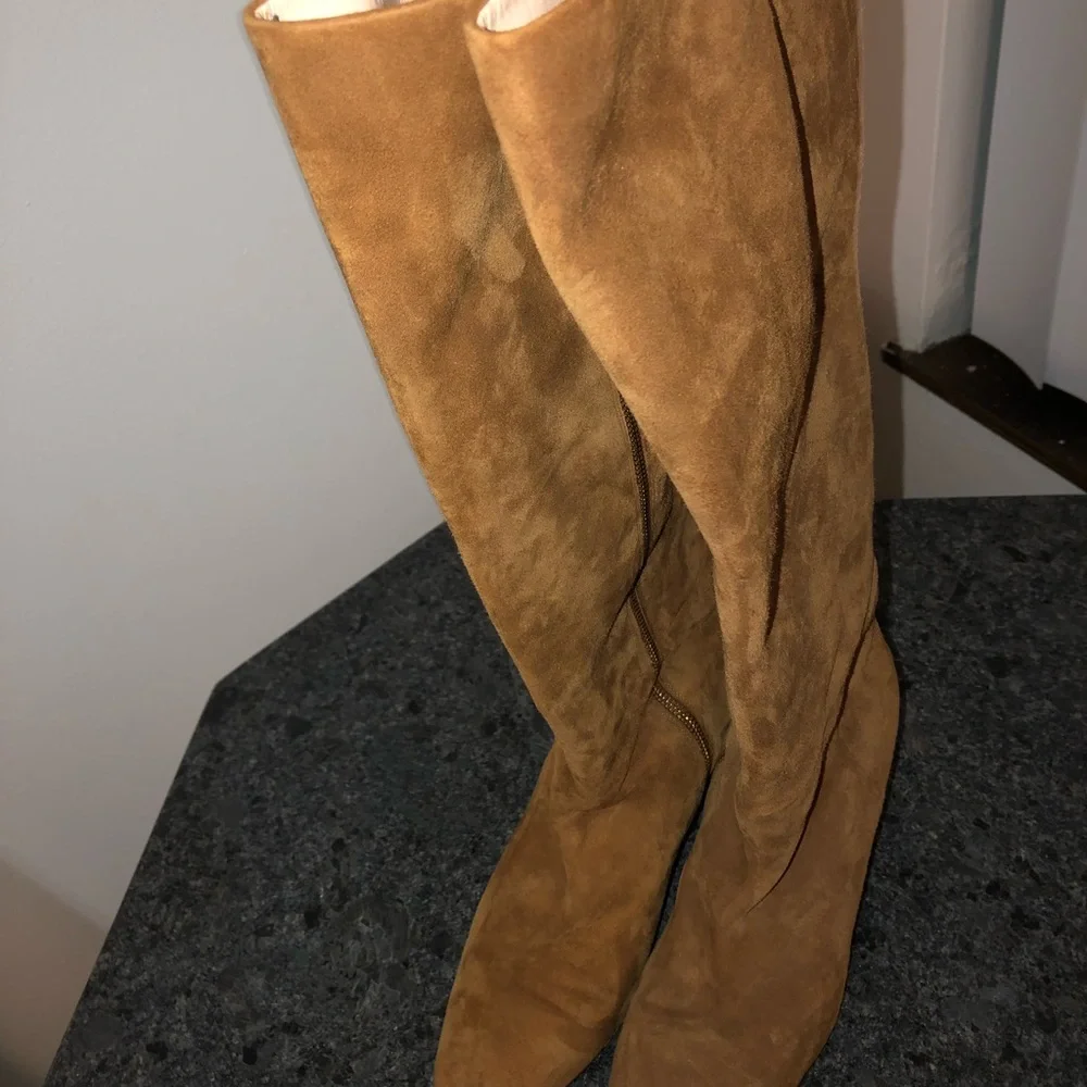 Emilio Pucci Brown Knee Boots. RETAIL: $1,250 - Picture 2 of 10